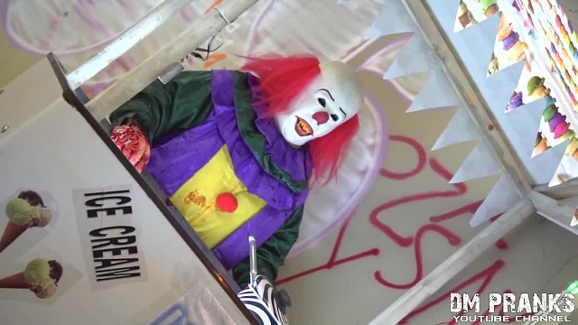 Killer Clown Scare Pranks 